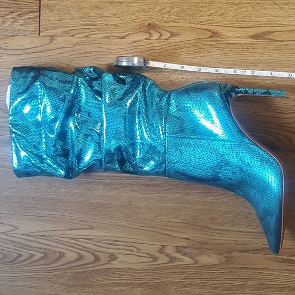 Boots - Picture 3 of 5